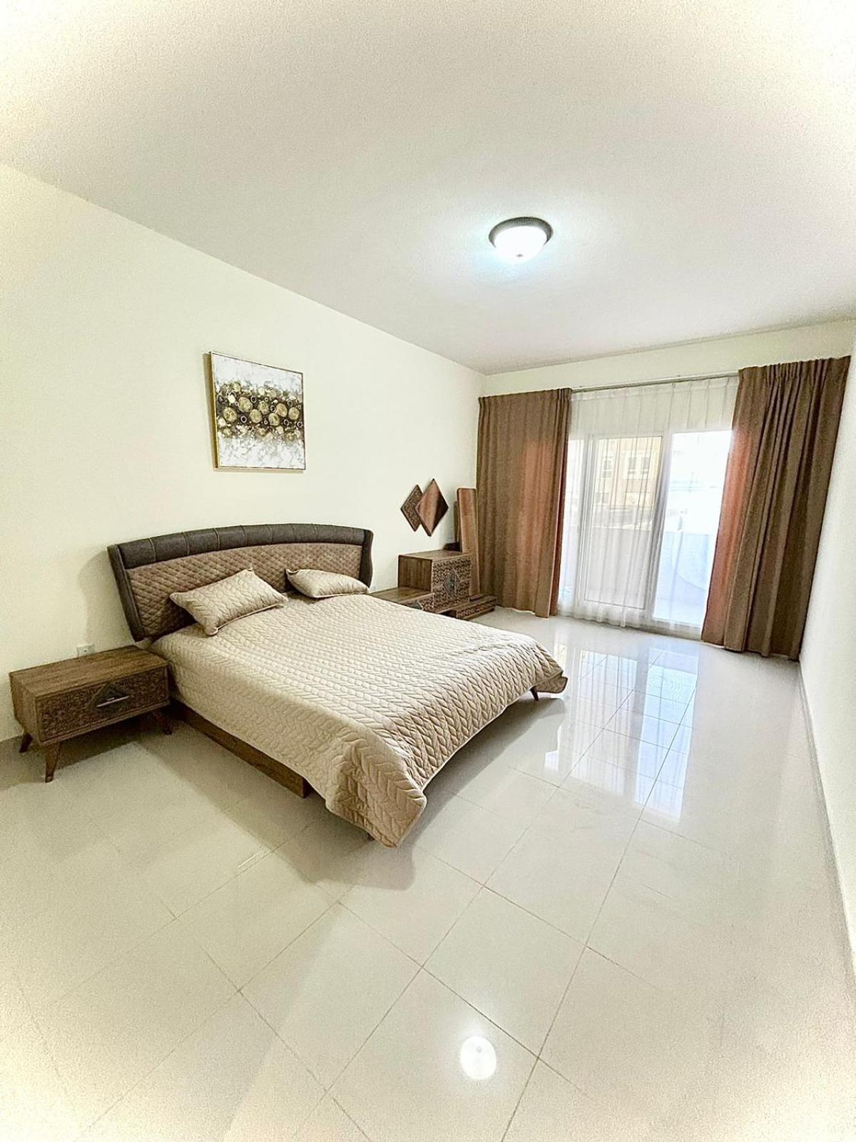 Apartment 2 Bedroom Al Marjan Island Near The *