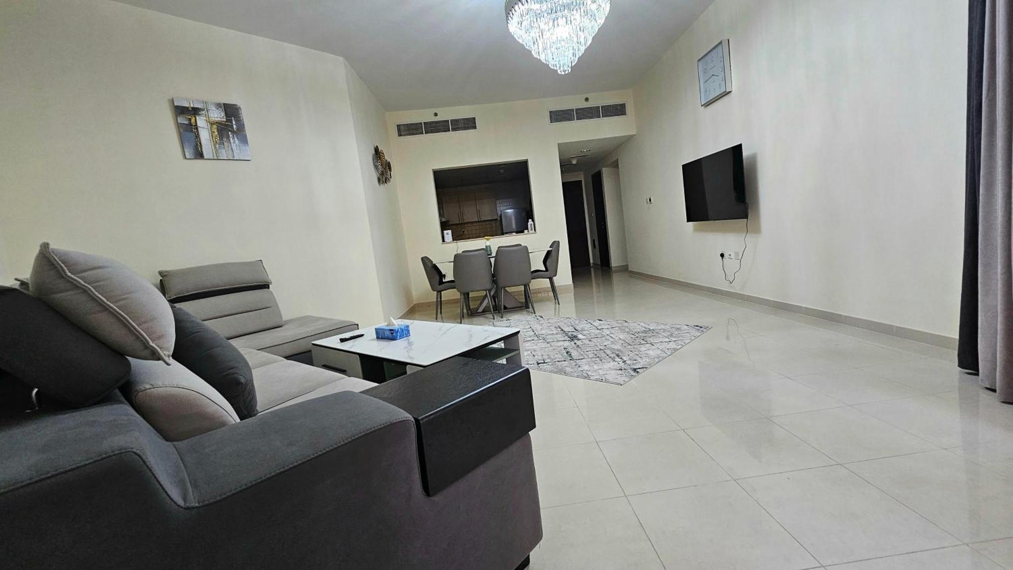 Apartment 2 Bedroom Al Marjan Island Near The *