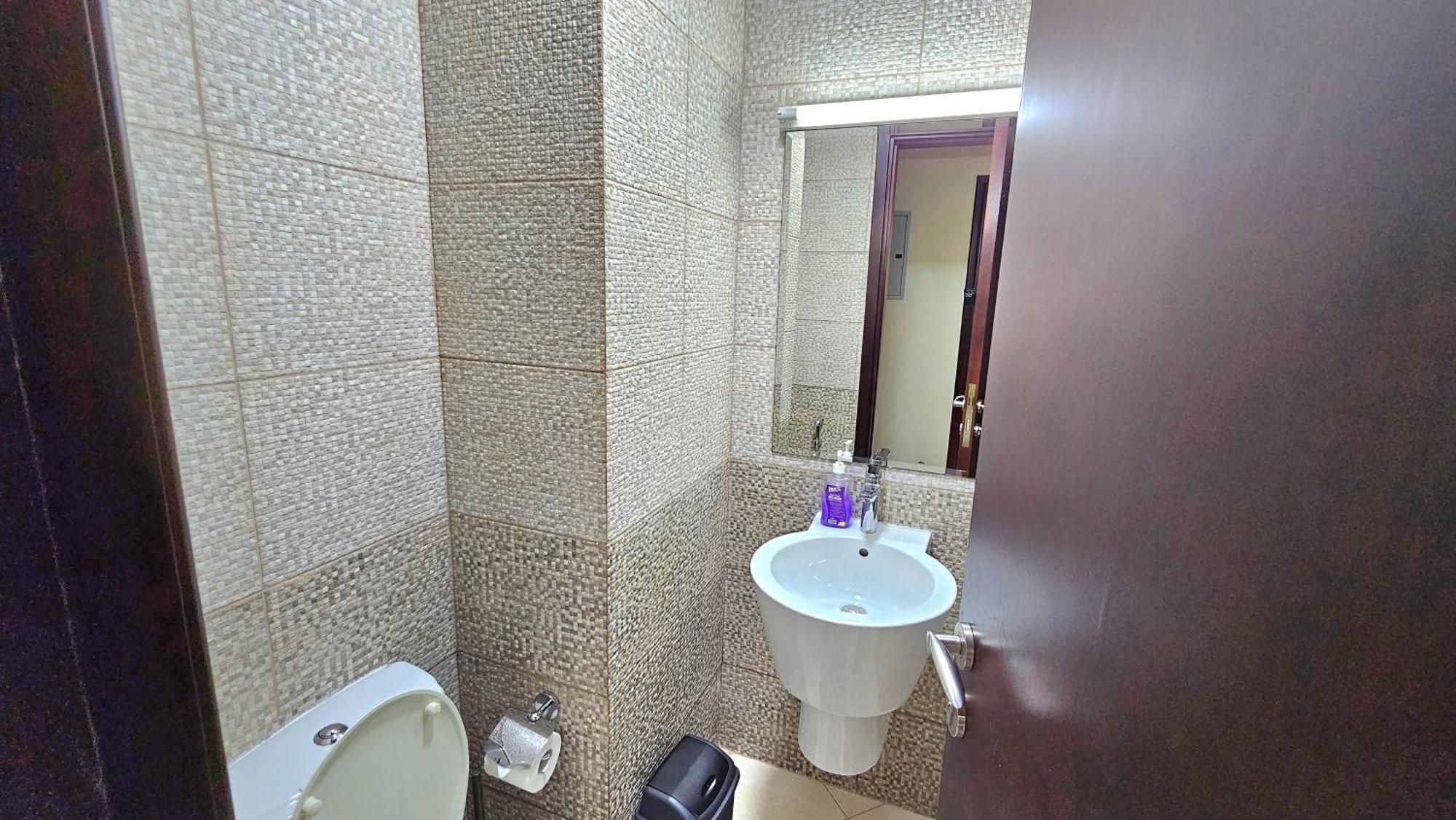 Apartment 2 Bedroom Al Marjan Island Near The