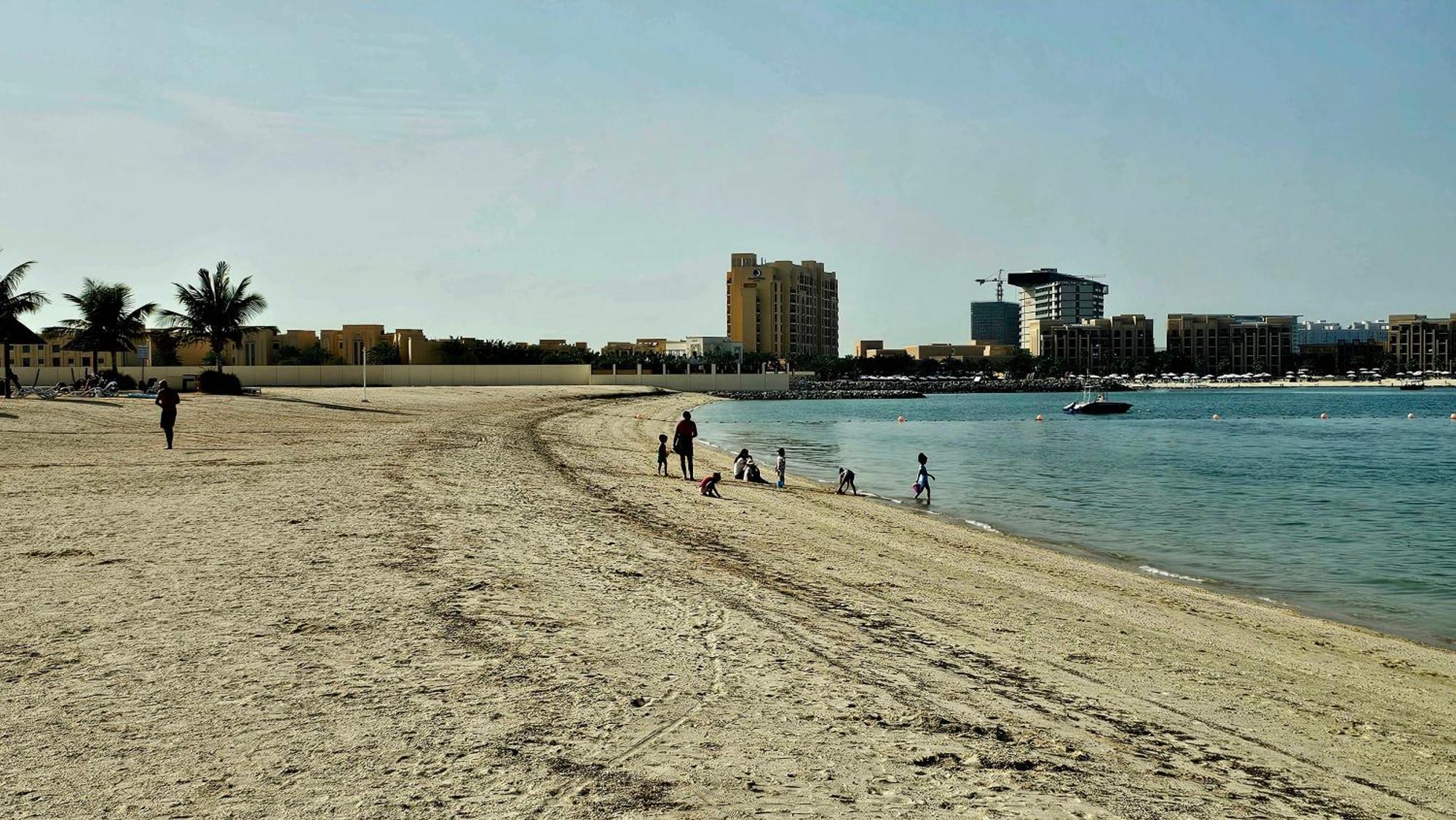 2 Bedroom Al Marjan Island Near The Apartment